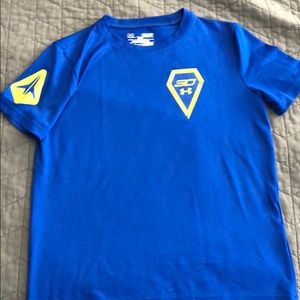 Under armour boys small SC shirt